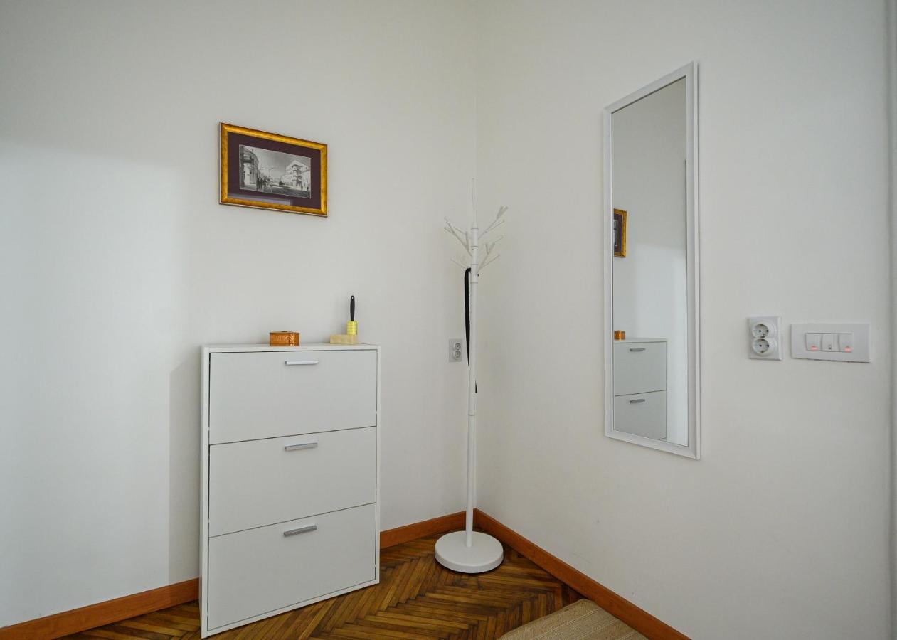 Center Retro Apartment Ni Buitenkant foto