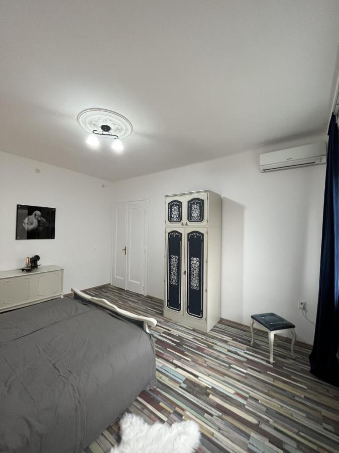 Center Retro Apartment Ni Buitenkant foto